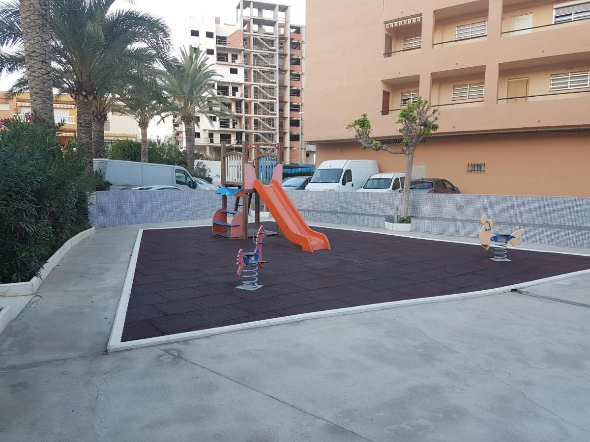 Apartamento Barbacoa, Piscina Y Playa بويبلا دي فارنالس المظهر الخارجي الصورة